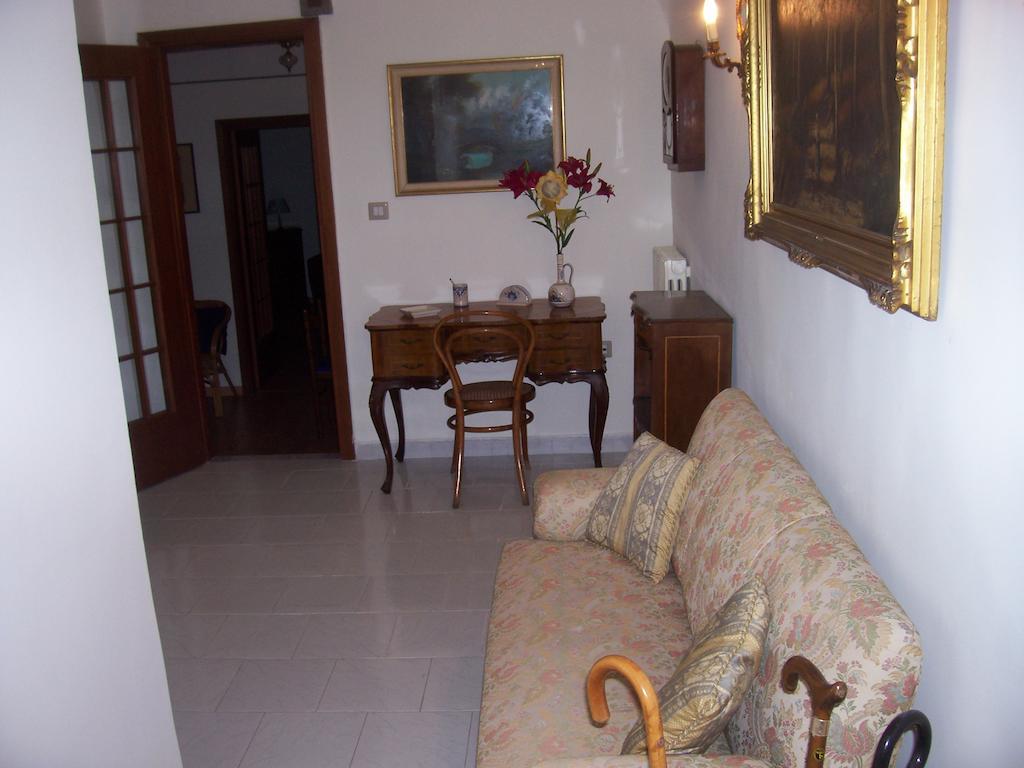 Il Giglio Rosso Apartment Napoli Ruang foto