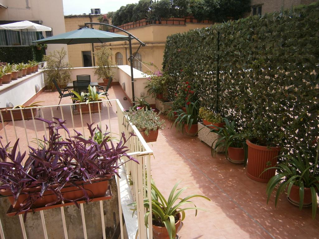 Il Giglio Rosso Apartment Napoli Ruang foto