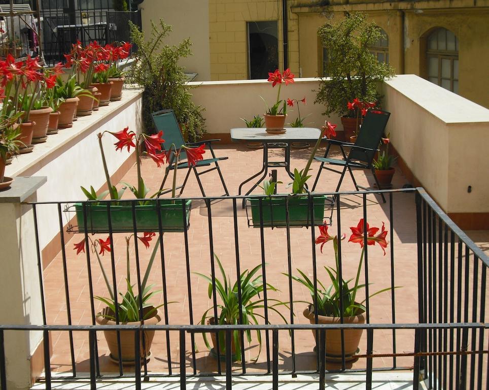 Il Giglio Rosso Apartment Napoli Ruang foto