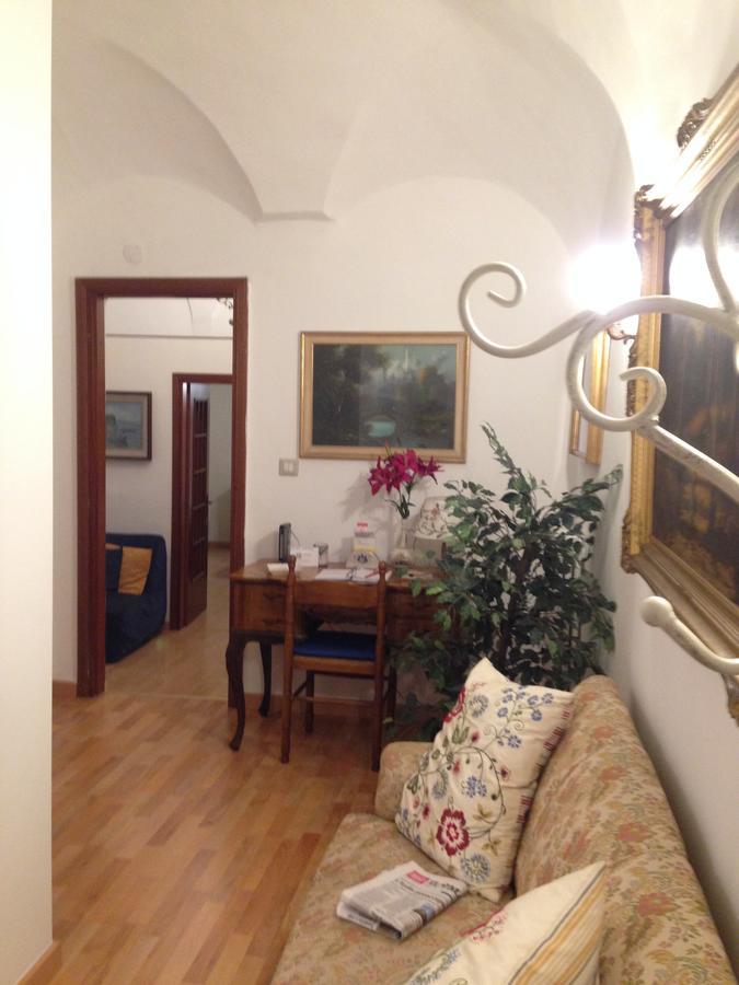 Il Giglio Rosso Apartment Napoli Bagian luar foto